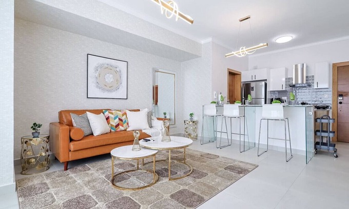 Lope De Vega Apartamento | Spectacular, Centric 1BR Apt, King Bed, Pool Gym, Beautiful Social Area Near All