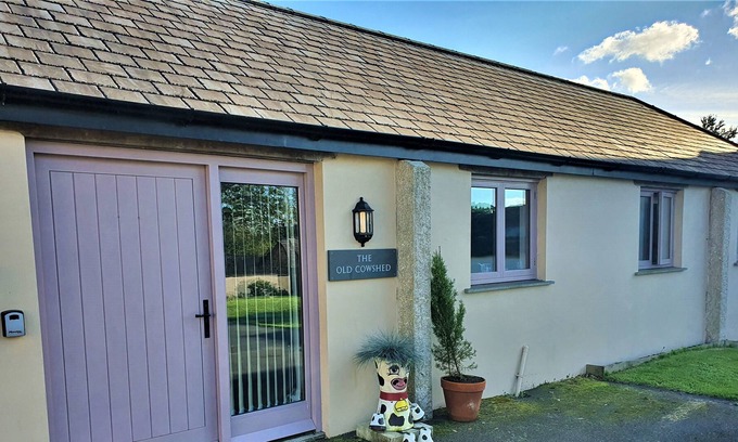 Beaworthy Casa | Spectacular Devon Views, Accessible Barn With Full Wet-room & dog Friendly