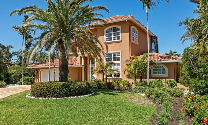 Shell Harbor Casa | Spectacular Direct access canal front beauty!