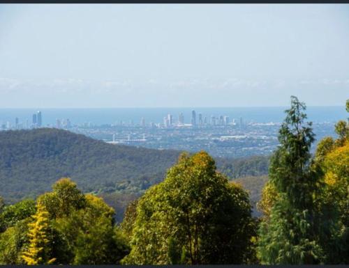 Mount Tamborine Casa | Spectacular Gold Coast Skyline Views