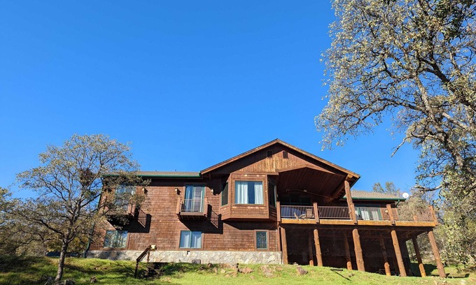 Grass Valley Cabina | Spectacular hand crafted cabin on 5 acres - Relax