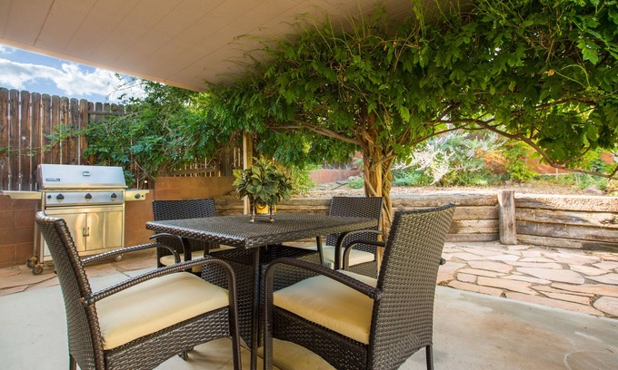 Northeast Heights Casa | Amazing Home Northeast Heights- Cerca de Casino, Golf, Senderismo, I-25, Fiesta con globos