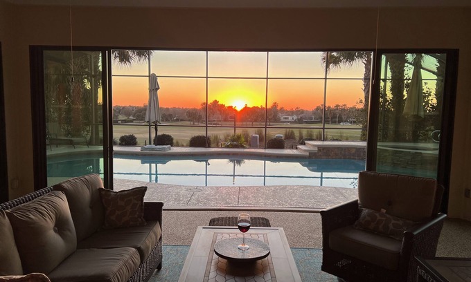 Hadley Casa | Spectacular Hot Tub w/ Pool Home on Beautiful Golf Course View,BBQ, & WiFi!