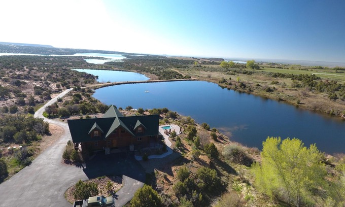 Duchesne Hotel | Espectacular lago y resort de pesca