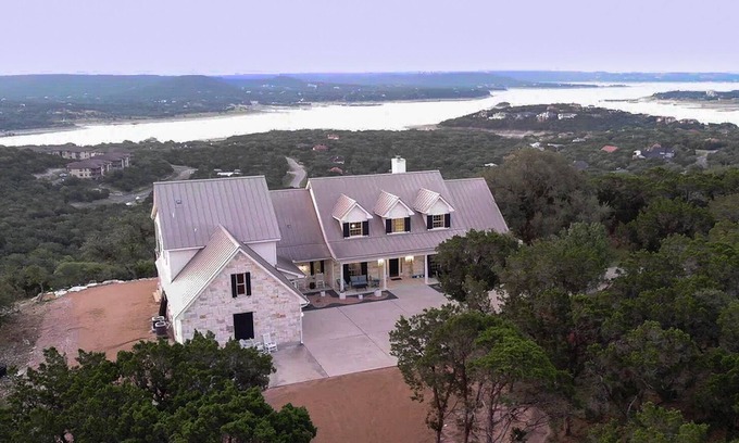 Northshore On Lake Travis Casa | Spectacular Lake Travis views on Private Hilltop, Family Friendly Ranch