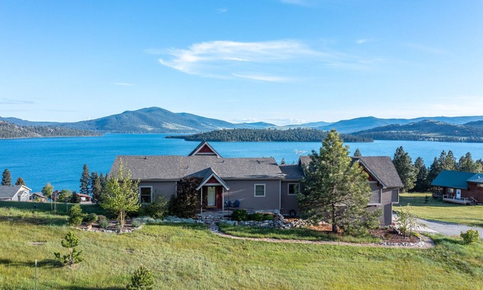 Dayton Casa | Spectacular lake-view retreat with deck, grill, free WiFi, W/D, & island views