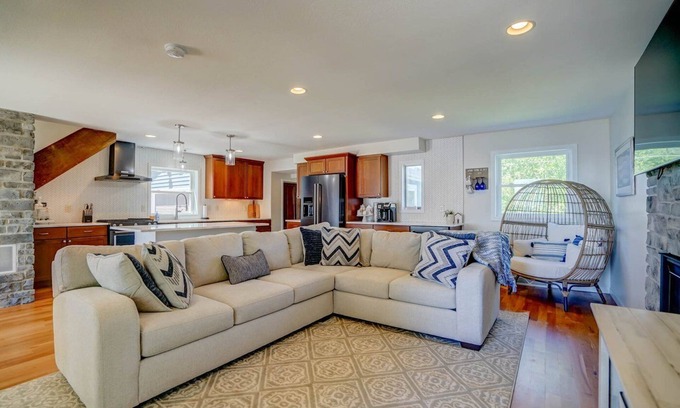 Edgerton Casa | Spectacular Lakefront Home w/ Sandy Beaches, Pier and Firepit
