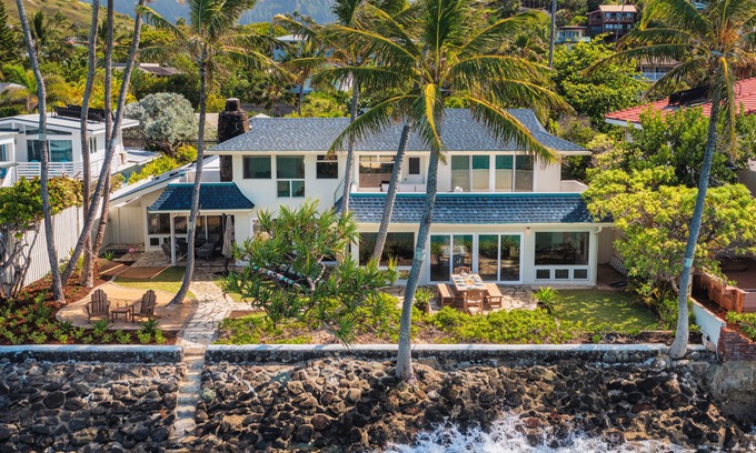 Lanikai Casa | Spectacular Lanikai Ocean Front w/Pool - newly remodeled, sleeps up to 18!