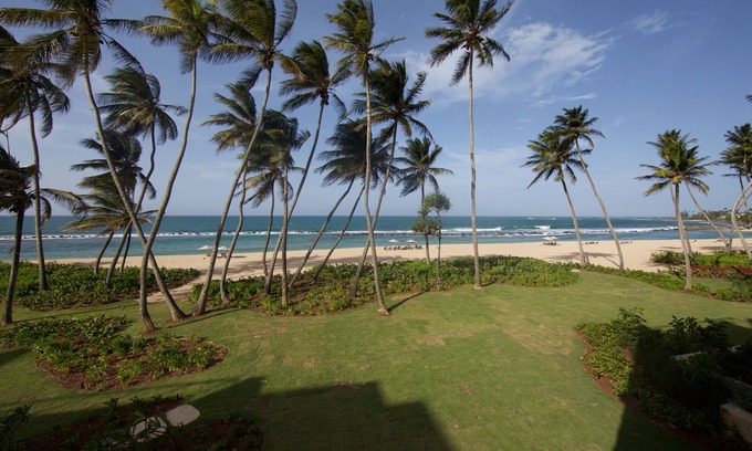Dorado Pueblo Condominio | Espectacular condominio MINT frente al mar en Ritz-Carlton West Beach Reserve Dorado