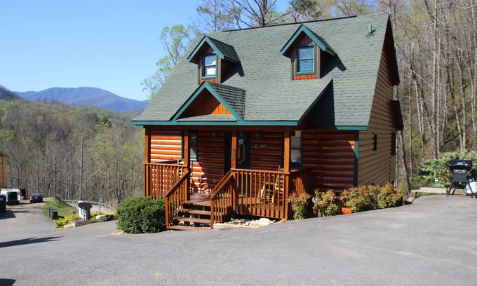 Gatlinburg Cabina | Espectaculares vistas MTN, a minutos de Gatlinburg, jacuzzi, WiFi