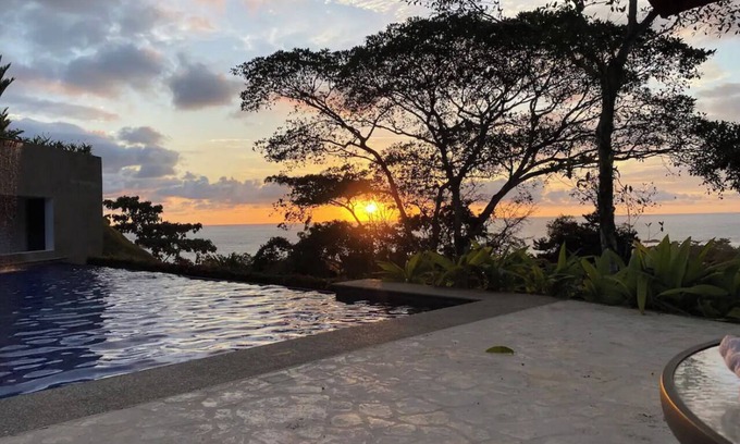 Dominicalito Condominio | Spectacular Ocean Views - Condo in Dominical Area / 4p Wi-Fi