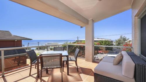Terrigal Casa | Spectacular Ocean Sunrise Accom Holidays