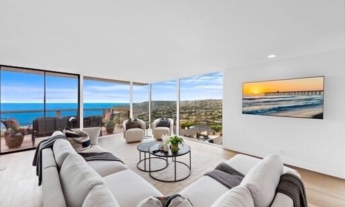 Laguna Beach Casa | Spectacular ocean view home, recently remodeled in the heart of Laguna Beach.