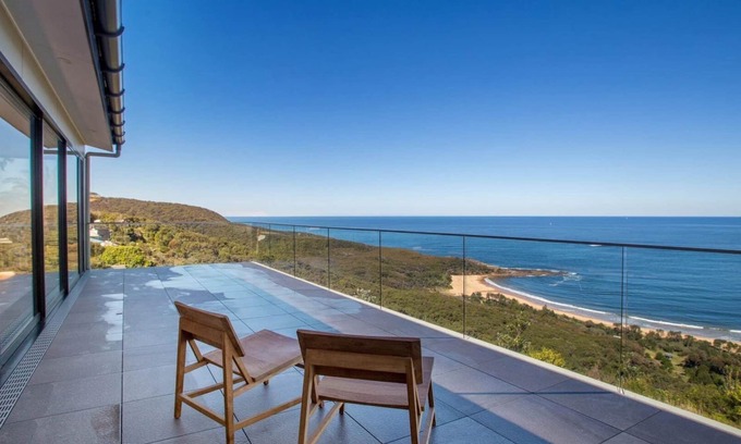 Killcare Heights Casa | 'Spectacular Ocean Views' by Accom Holidays