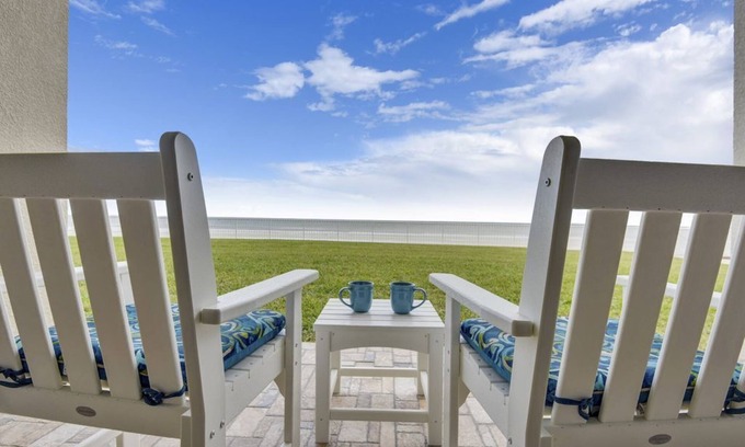 East Wind South Condominio | Condominio frente al mar * WiFi gratuito y estacionamiento * Piscina * Bicicletas * Cancha de tenis * Suministros de playa * AC