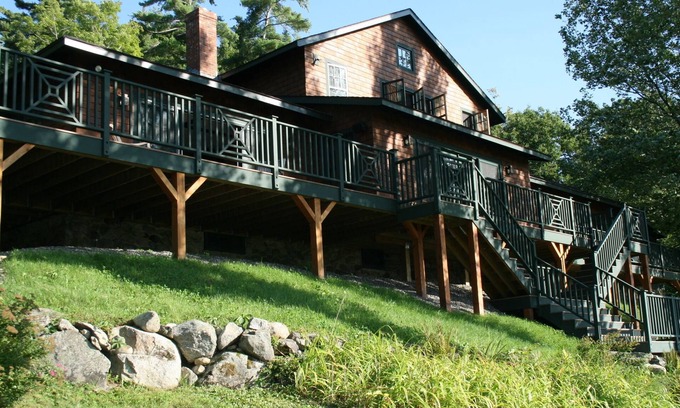 Moultonborough Casa | Espectacular lago Squam, NH House con cancha de tenis, muelle y playa