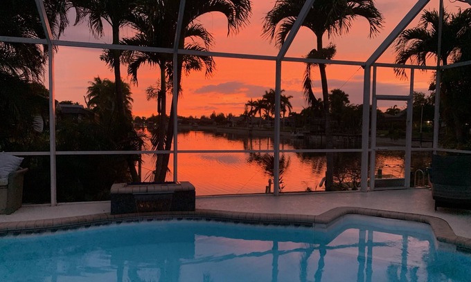 Caloosahatchee Casa | Spectacular Sunsets with Waterfront Views