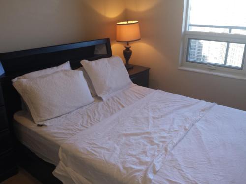 Downtown Mississauga Apartamento | SPECTACULAR VIEW, 2 BEDROOMS FURNISHED CONDO and BEST LOCATION