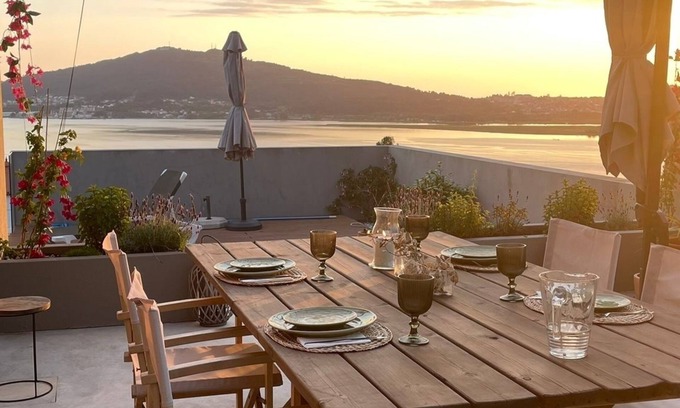 Seixas Villa | Espectacular vista del río, el mar y España. Magnífica capa de sol !!