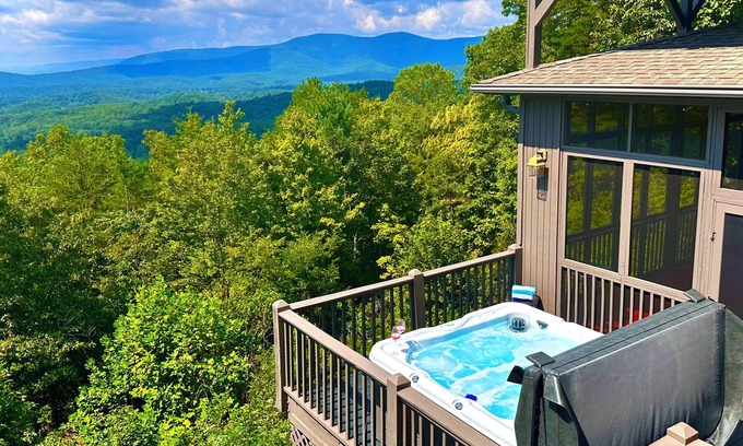 Dahlonega Casa | Spectacular Views-5BR-Hot Tub-Game Rm-TOP Location-dog friendly-near wineries!