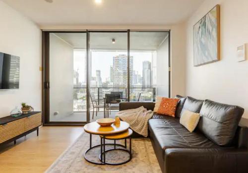 South Brisbane Apartamento | Spectacular views, king bd plus single bed & parking