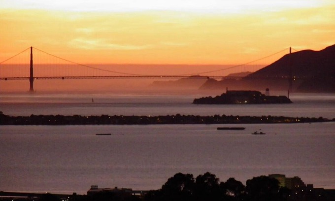 Upper Rockridge Casa | Spectacular views of Golden Gate & Alcatraz- 4 BR,3.5 BA home in Upper Rockridge