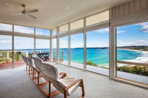 Mollymook Beach Casa | Spectacular Views - steps from Mollymook Beach