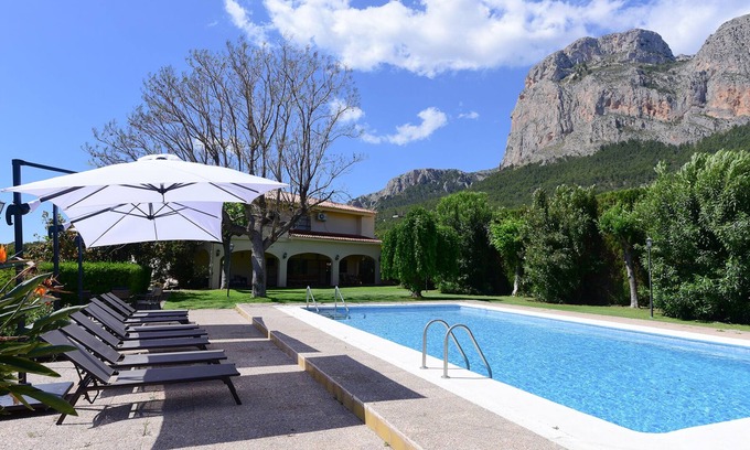 Polop Casa | Villa espectacular con 8/9 habitaciones y con capacidad para 19 personas