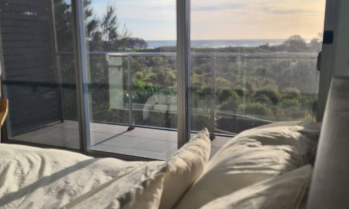 Anna Bay Casa | Spectacular water views. Family & pet friendly. 2 min from beach and playground.