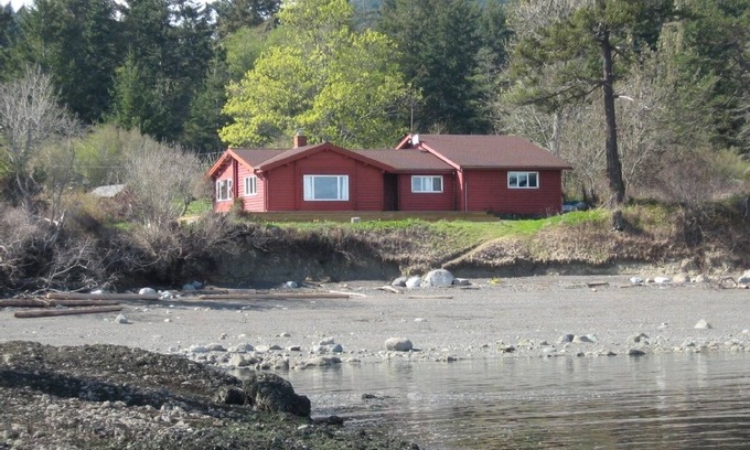 Pender Island Casa | Espectacular Waterfront Retreat On South Pender Island - Baja Beachfront Banco