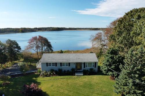 Bass River Casa | Spectacular waterfront house