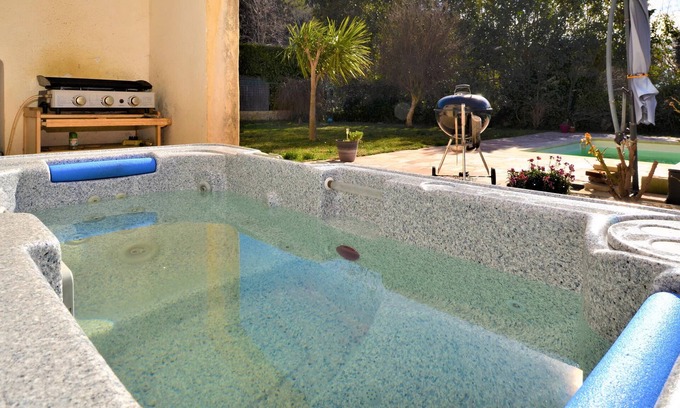 Saint-Chamas Apartamento | Alojamiento de 2 habitaciones en Saint-Chamas