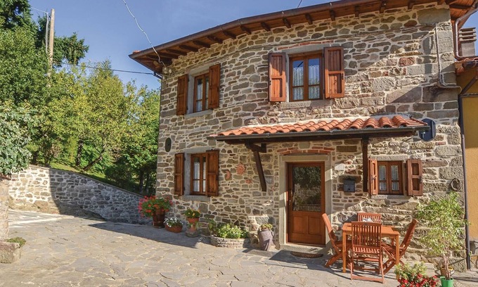 Castel Focognano Casa | Alojamiento de 3 habitaciones en Castel Focognano (AR)