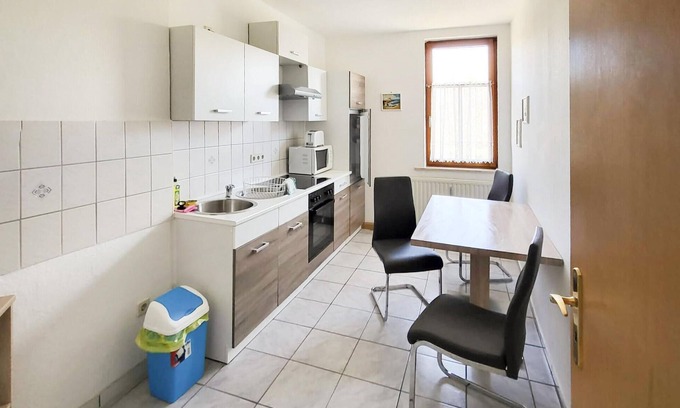 Harzgerode Apartamento | Spend an unforgettable vacation in this inviting vacation home overlooking the park.