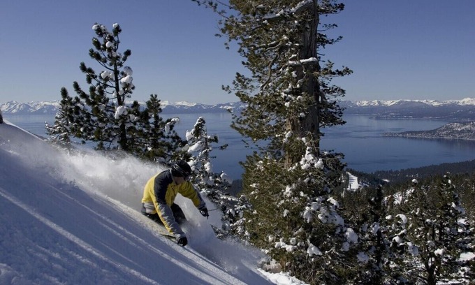 Incline Village Condominio | Spend New Year's at the luxurious Hyatt High Sierra Lodge.