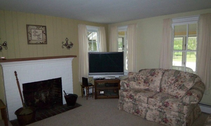 Cape May Point Casa | Spend your vacation in this charming 4-bedroom home in quiet Cape May Point.