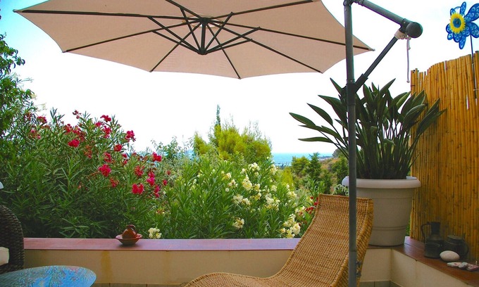 Spetses Apartamento | Isla de Spetses, encantador estudio con vista al mar y a los pinos