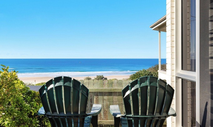 Yamba Apartamento | Spindrift Lowerdeck with Beach and Ocean views! Couples paradise 1 bed.
