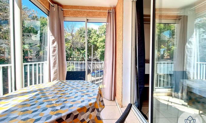 Saint-Denis Apartamento | Spinelle Blanche - studio** close to Saint-Denis centre