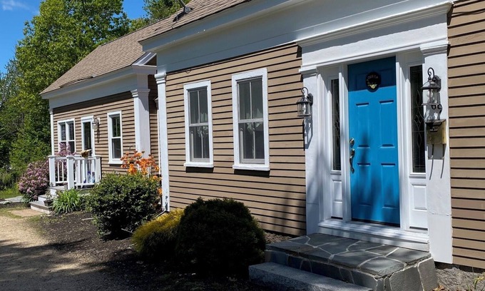 Kittery Casa | Spinney Creek 2 bedroom home in Kittery, minutes to Portsmouth, York + Ogunquit