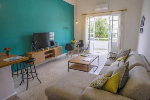 Beirut Apartamento | Spirit - 2-BR Apt & Balcony in Mar Mikhael
