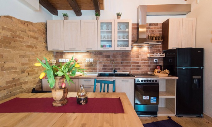 Chlomatiana Cabaña | Spiti Lagis - casa de campo rústica con loft de 1 hab.