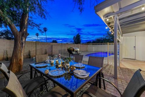 West Glen Community Association Casa | Splash In Your Private Free Heated Pool!