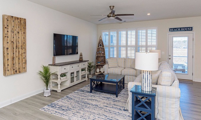 Millville Casa | Splash & Stay! Poolside Fun Near Bethany!
