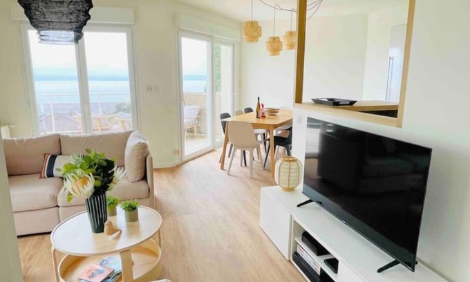 Evian-les-Bains Apartamento | Magnífico apartamento dúplex reformado con vistas al lago Evian 8 personas
