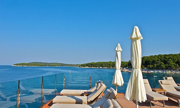 Pula Complejo | Splendid Golden Rocks Resort