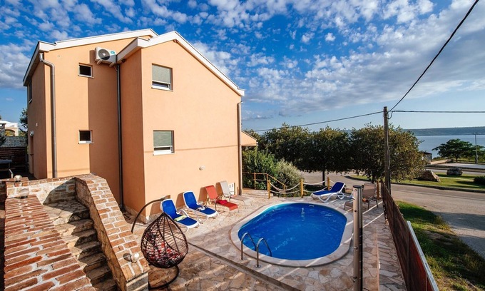 Maslenica Casa | Espléndida Casa de vacaciones en Jasenice con piscina