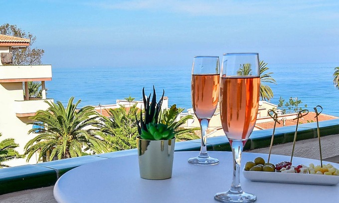 Denia Apartamento | ÁTICO, FABULOSA VISTA AL MAR, PLAYA, WiFi, TV SAT, AC, Paquete de bienvenida, estacionamiento UG