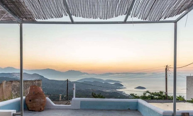 Mirsini Casa | Espléndida casa con vista al mar, acogedora con gran terraza en la azotea