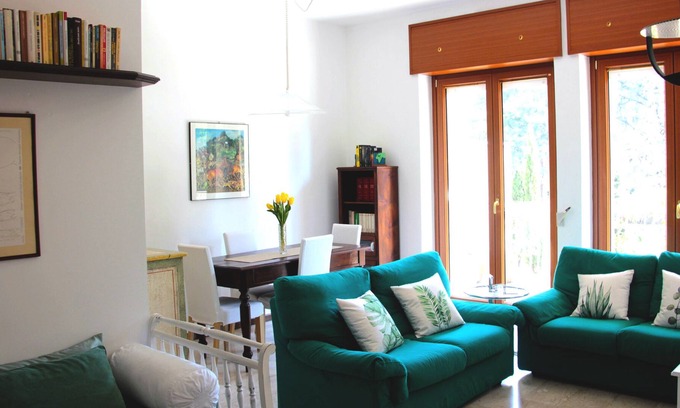 Certosa Apartamento | Splendid two-room apartment in a private park